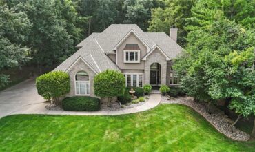 1567 Oakwood Lane, Liberty, MO 64068