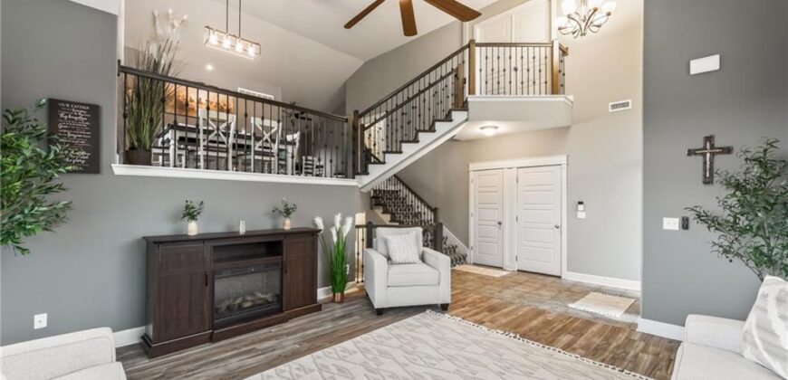 6388 NW Sioux Drive, Parkville, MO 64152
