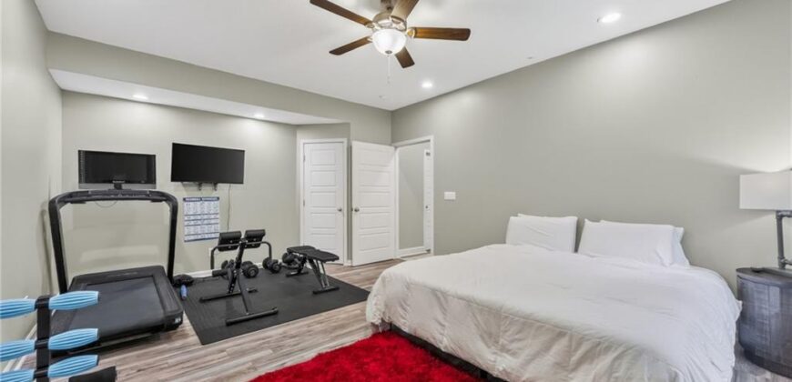 6388 NW Sioux Drive, Parkville, MO 64152