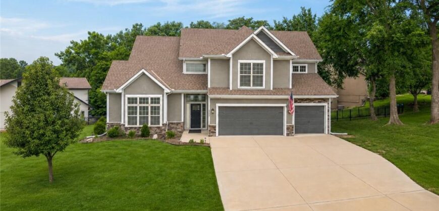 6388 NW Sioux Drive, Parkville, MO 64152