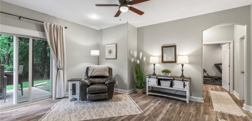 6388 NW Sioux Drive, Parkville, MO 64152