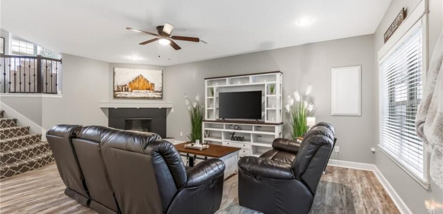 6388 NW Sioux Drive, Parkville, MO 64152