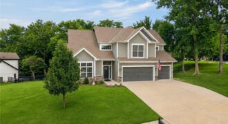 6388 NW Sioux Drive, Parkville, MO 64152