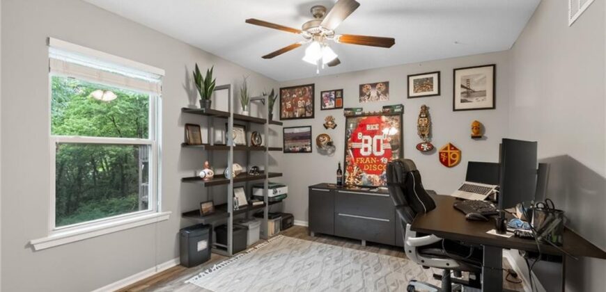 6388 NW Sioux Drive, Parkville, MO 64152