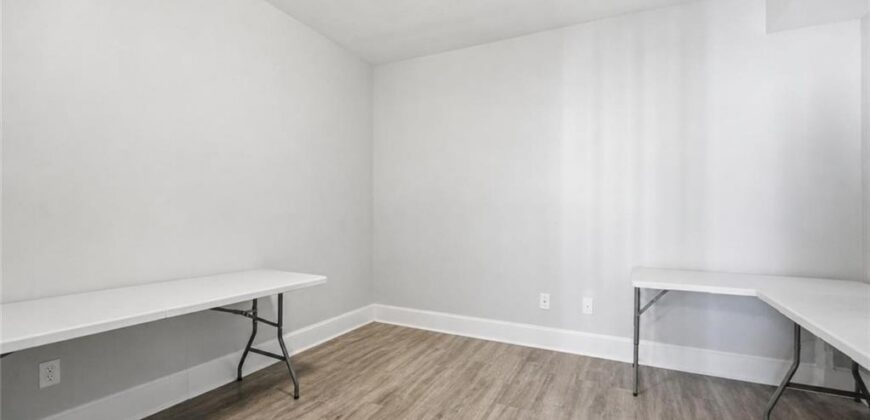 8808 N Oxford Avenue, Kansas City, MO 64157