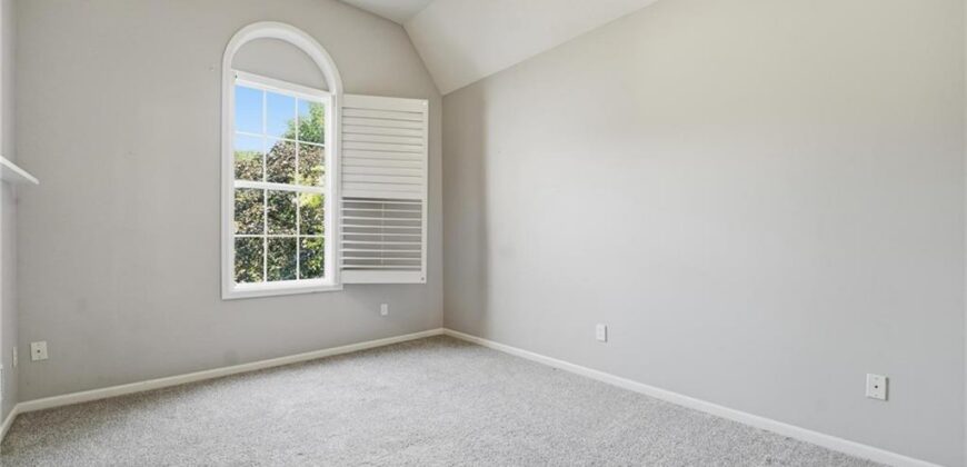 8808 N Oxford Avenue, Kansas City, MO 64157