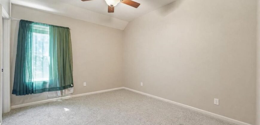 8808 N Oxford Avenue, Kansas City, MO 64157