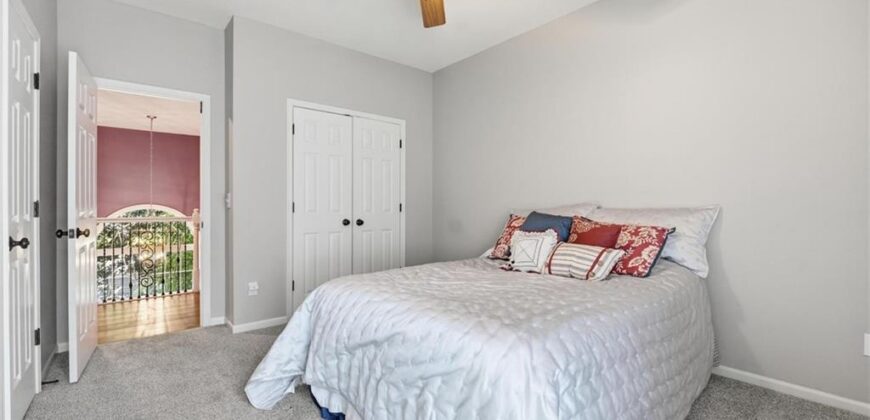 8808 N Oxford Avenue, Kansas City, MO 64157
