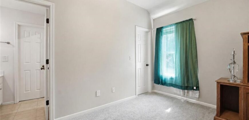 8808 N Oxford Avenue, Kansas City, MO 64157