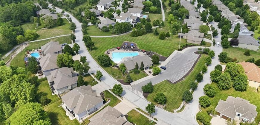 8808 N Oxford Avenue, Kansas City, MO 64157