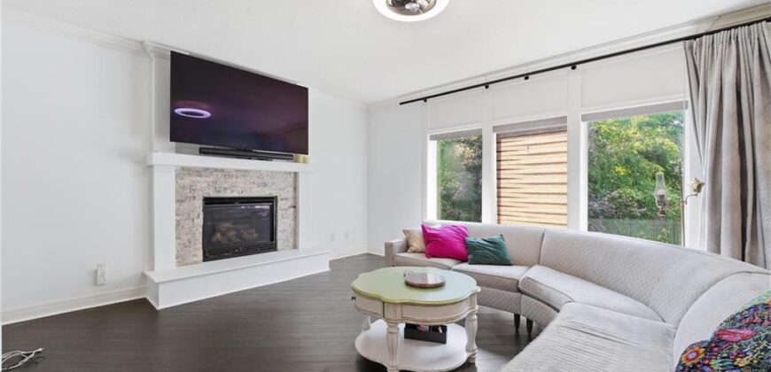 8808 N Oxford Avenue, Kansas City, MO 64157