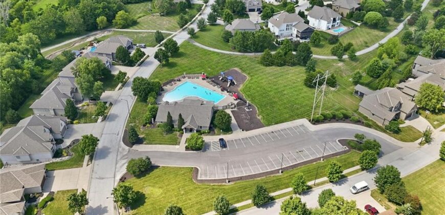 8808 N Oxford Avenue, Kansas City, MO 64157