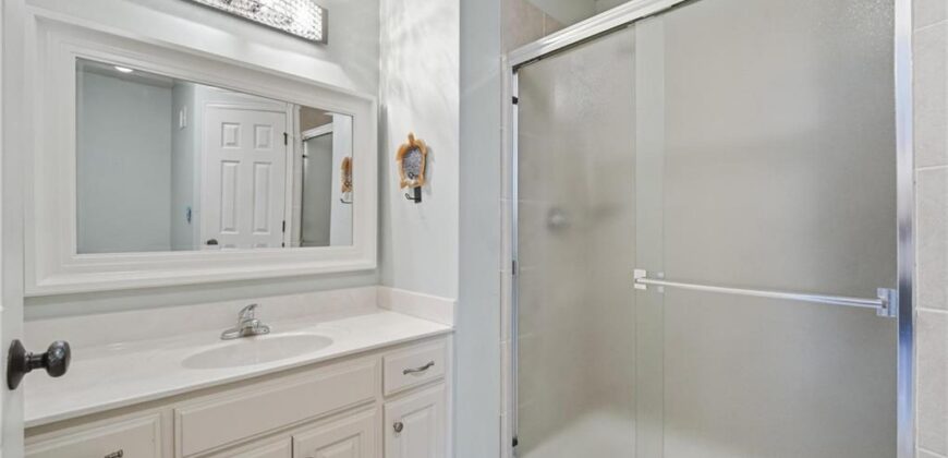 8808 N Oxford Avenue, Kansas City, MO 64157