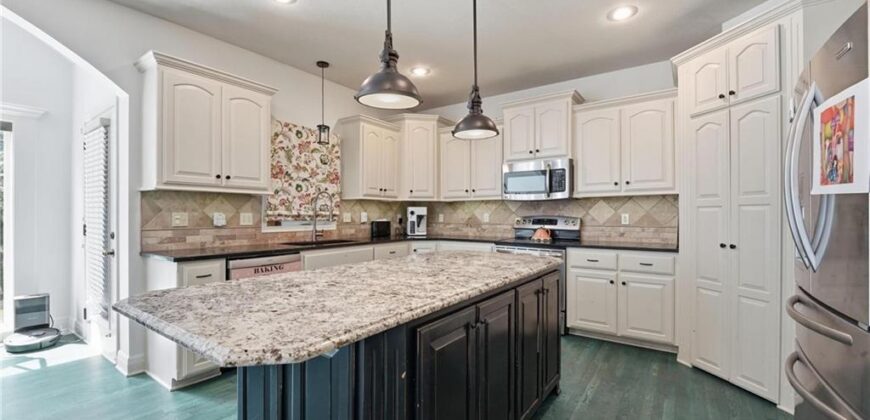 8808 N Oxford Avenue, Kansas City, MO 64157