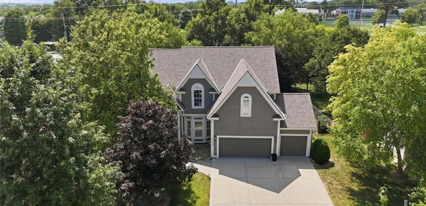 8808 N Oxford Avenue, Kansas City, MO 64157