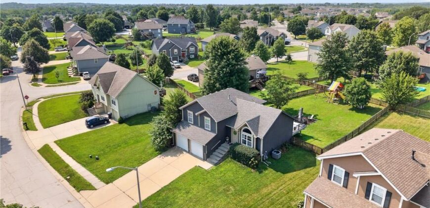 10820 N Smalley Court, Kansas City, MO 64157