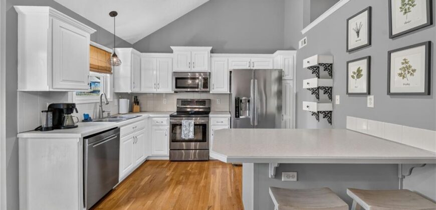 10820 N Smalley Court, Kansas City, MO 64157