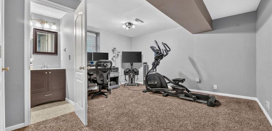 10820 N Smalley Court, Kansas City, MO 64157