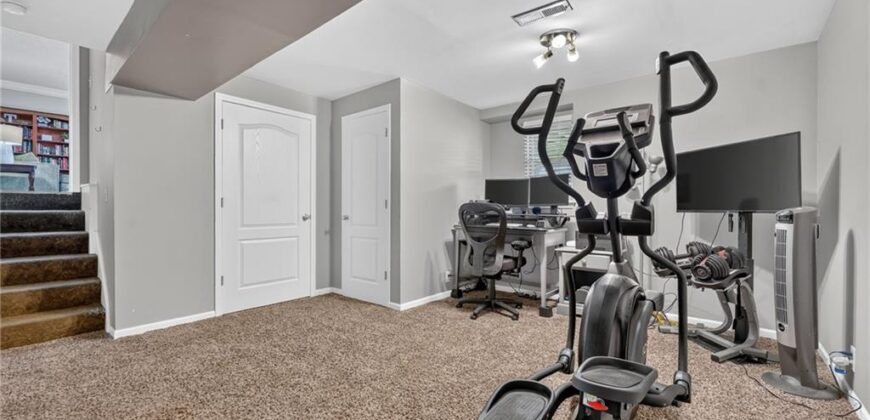 10820 N Smalley Court, Kansas City, MO 64157