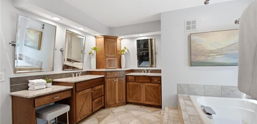 5303 NW 60th Terrace, Kansas City, MO 64151