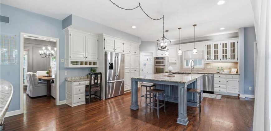 5303 NW 60th Terrace, Kansas City, MO 64151