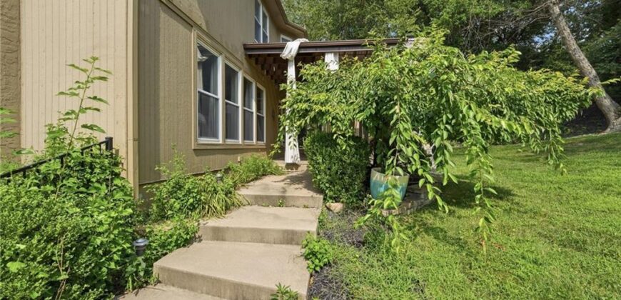5303 NW 60th Terrace, Kansas City, MO 64151