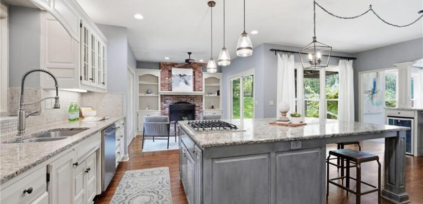 5303 NW 60th Terrace, Kansas City, MO 64151