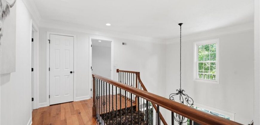5303 NW 60th Terrace, Kansas City, MO 64151