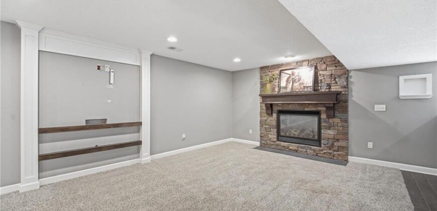 5303 NW 60th Terrace, Kansas City, MO 64151