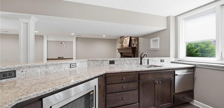 5303 NW 60th Terrace, Kansas City, MO 64151