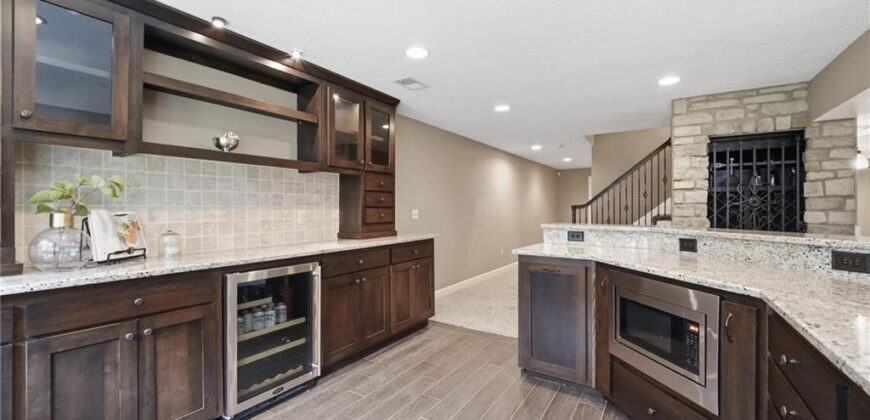 5303 NW 60th Terrace, Kansas City, MO 64151
