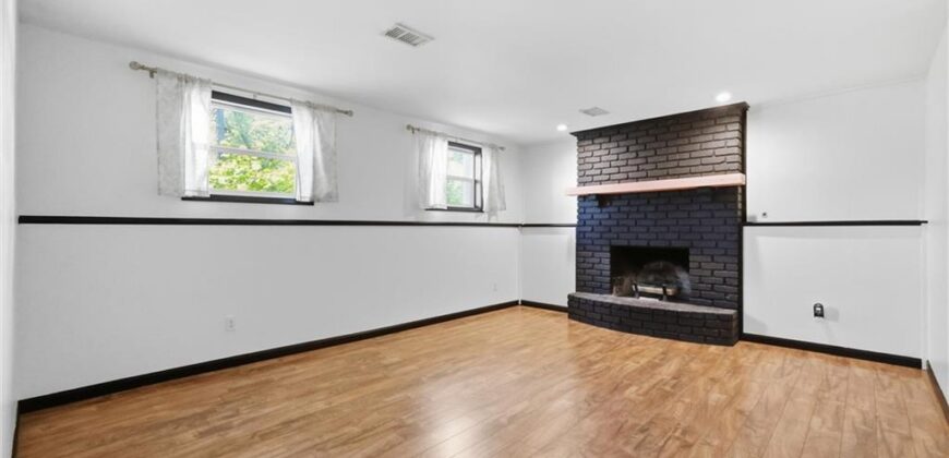 5519 NW Verlin Drive, Kansas City, MO 64152