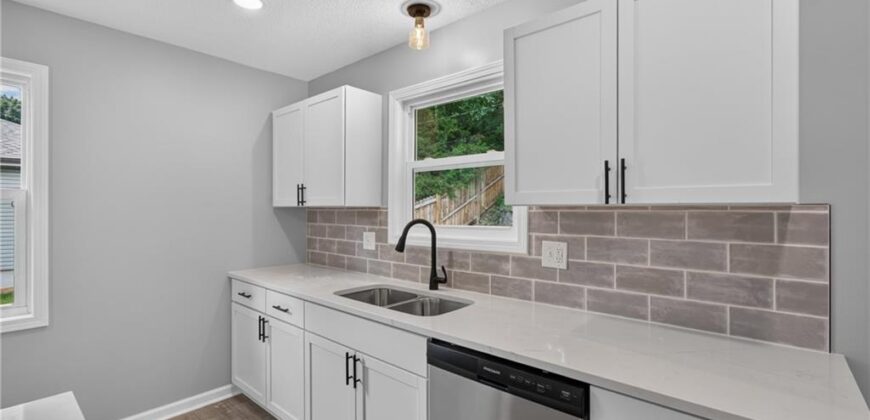 9310 NW 68th Street, Parkville, MO 64152