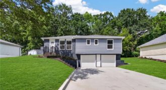 9310 NW 68th Street, Parkville, MO 64152