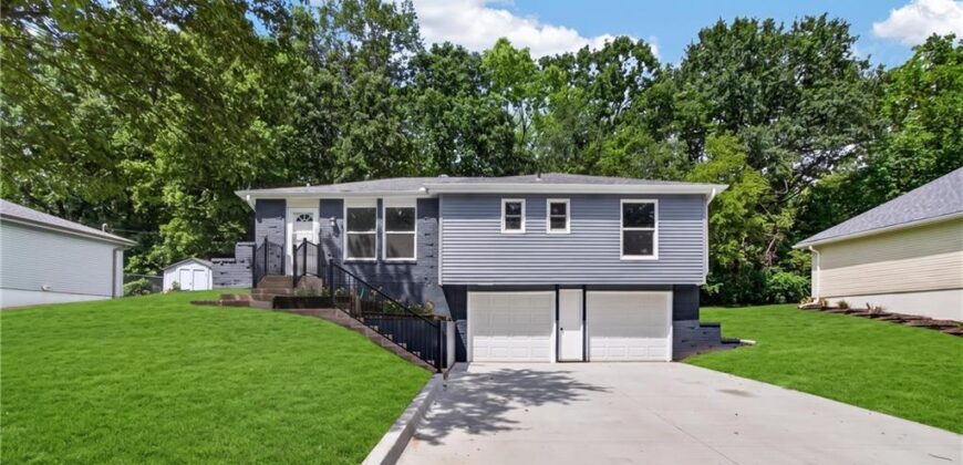 9310 NW 68th Street, Parkville, MO 64152