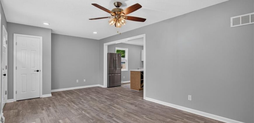 9310 NW 68th Street, Parkville, MO 64152