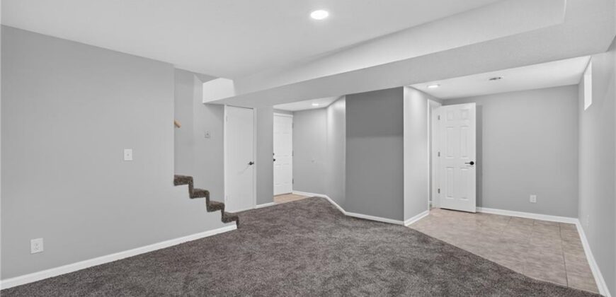 9310 NW 68th Street, Parkville, MO 64152