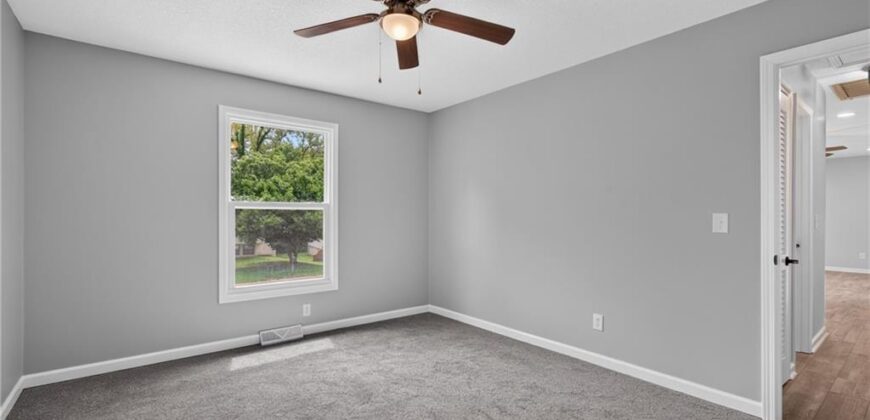9310 NW 68th Street, Parkville, MO 64152