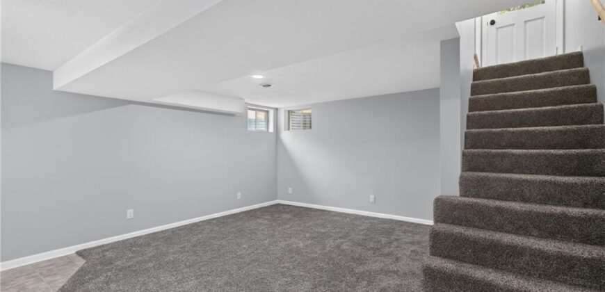 9310 NW 68th Street, Parkville, MO 64152