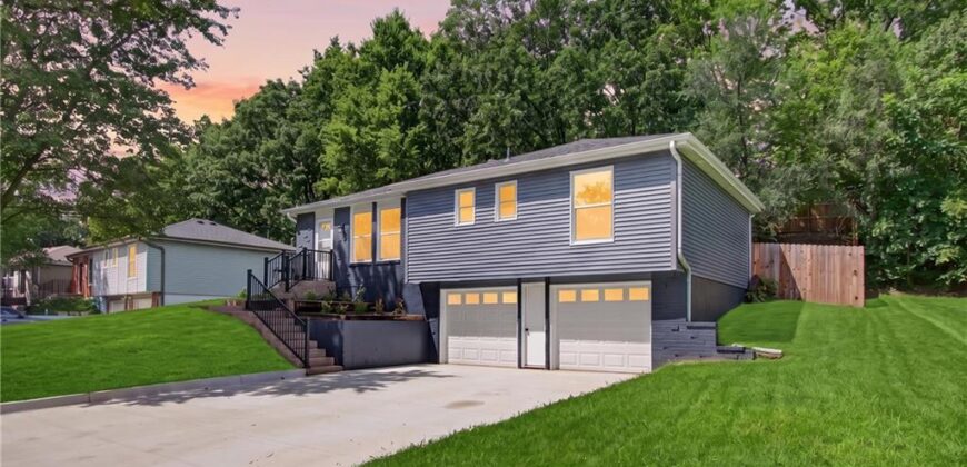 9310 NW 68th Street, Parkville, MO 64152
