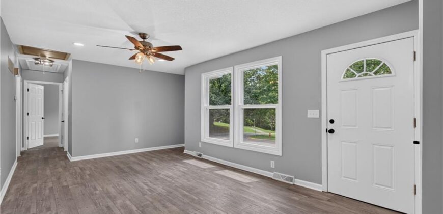9310 NW 68th Street, Parkville, MO 64152