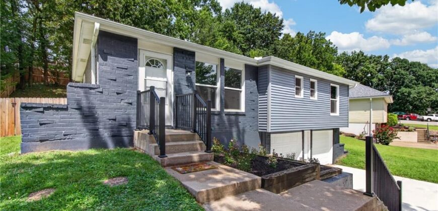 9310 NW 68th Street, Parkville, MO 64152
