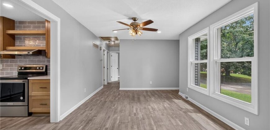 9310 NW 68th Street, Parkville, MO 64152