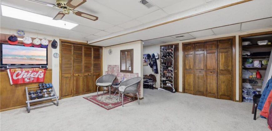 4680 N OLIVE Street, Kansas City, MO 64116