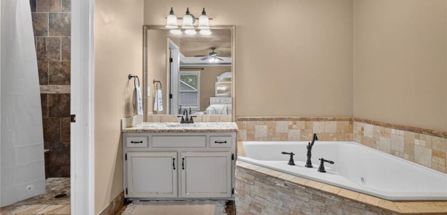 10307 NW 85th Court, Kansas City, MO 64153