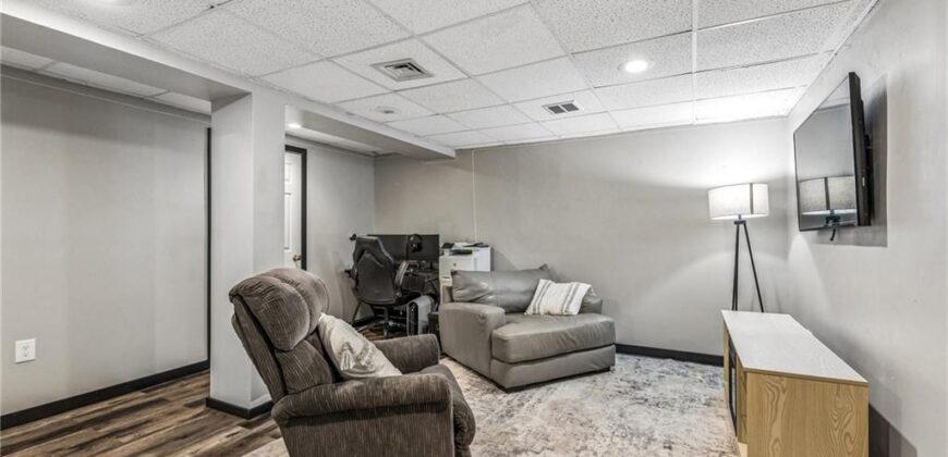 1101 NW 72nd Street, Kansas City, MO 64118