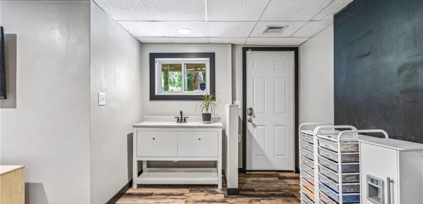 1101 NW 72nd Street, Kansas City, MO 64118