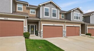 7374 Griffey Street, Parkville, MO 64152