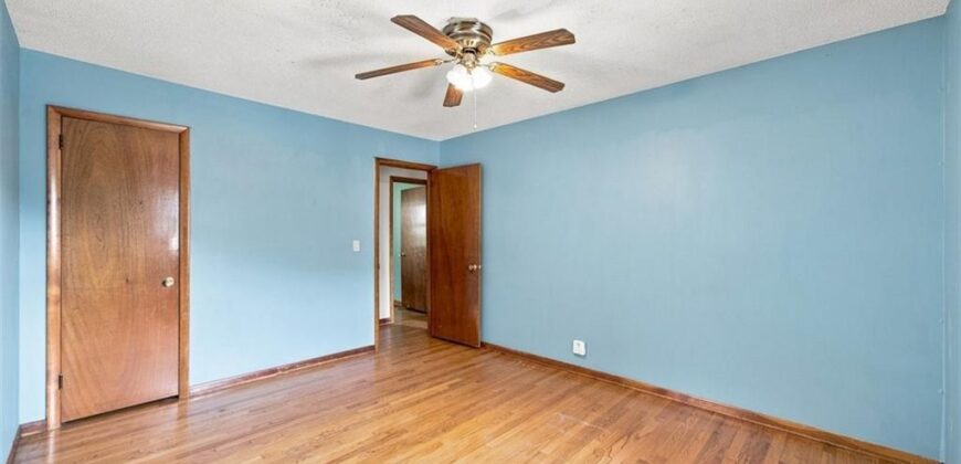 127 Collette Street, Excelsior Springs, MO 64024