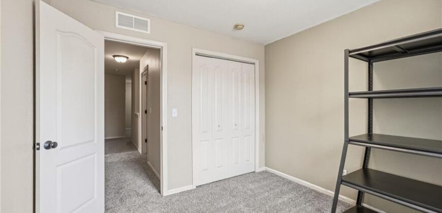 9335 N Main Street, Kansas City, MO 64155